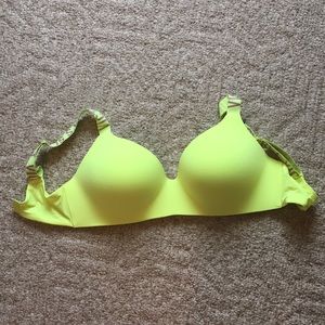 Victoria’s Secret T-shirt bra 34DDD